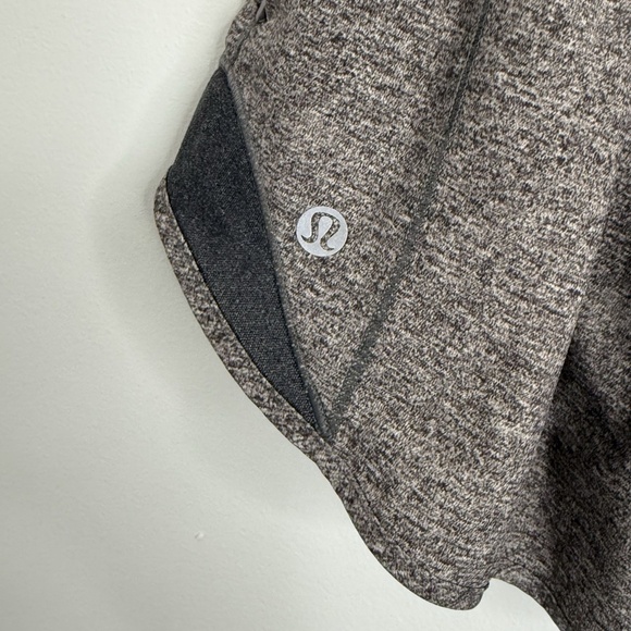 LULULEMON Hotty Hot Shorts II *2.5” Inseam-Heather Lux Black-Size 2 EUC! - Picture 5 of 15